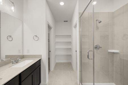 New construction Single-Family house 125 Toftrees Dr, Cleburne, TX 76031 plan Redwood II - image 11