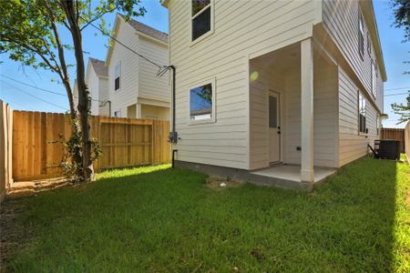 New construction Single-Family house 123 S Virginia Ave, La Porte, TX 77571 - image