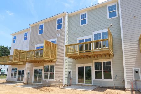 New construction Townhouse house 10055 Secluded Garden Dr, Apex, NC 27523 plan Hyde Park - image
