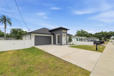 New construction Single-Family house 7505 N Rome Ave, Tampa, FL 33604 - image