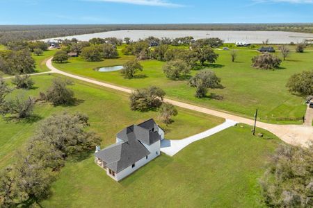 New construction Single-Family house 1737 Flintlock Ct, Angleton, TX 77515 - image