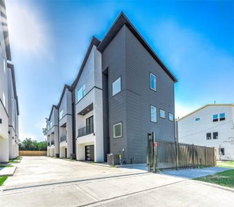 New construction Single-Family house 3207 St Emanuel St, Unit A, Houston, TX 77004 - image