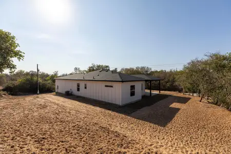 New construction Single-Family house 320 Kahana Ln, Bastrop, TX 78602 - image