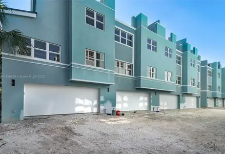 New construction Townhouse house 844 Se 12 Ct, Unit 8, Fort Lauderdale, FL 33316 - image