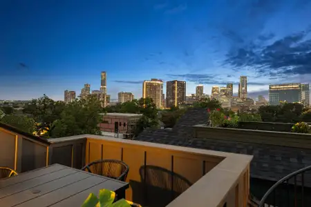 New construction Single-Family house 1007 E 15Th St, Unit 3, Austin, TX 78702 - image 2
