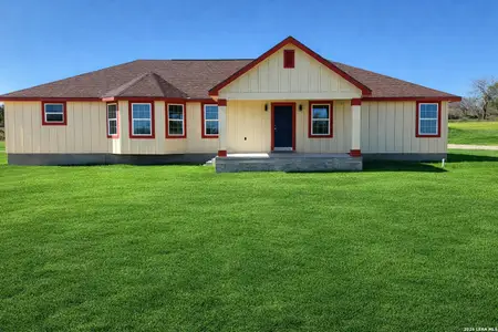New construction Single-Family house 618 Cr 124, Floresville, TX 78114 - image