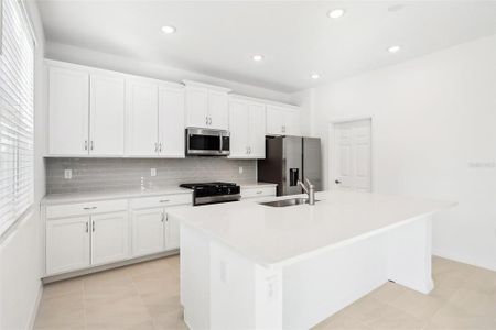 New construction Single-Family house 27472 Black Kite Ave, Howey-in-the-Hills, FL 34737 Newcastle- photo 8 8