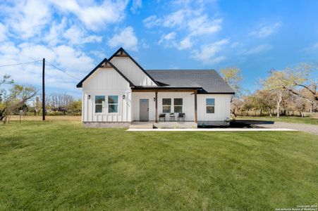 New construction Single-Family house 732 County Rd 6846, Lytle, TX 78052 - image