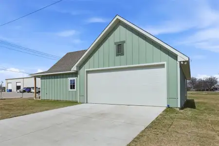New construction Single-Family house 309 Railroad Ave, Sanger, TX 76266 - image