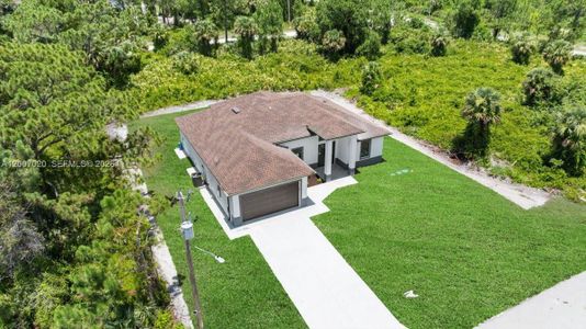 New construction Single-Family house 1033 E Plymouth St E, Lehigh Acres, FL 33974 - image