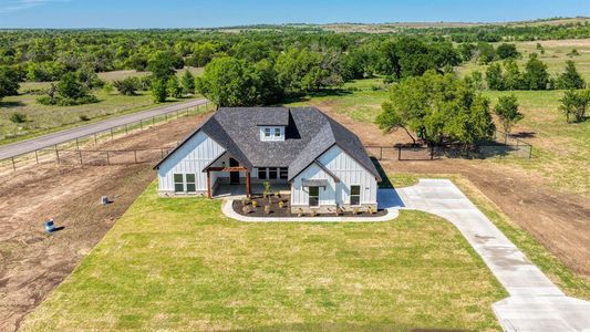 New construction Single-Family house 2001 Collin St, Weatherford, TX 76085 - image