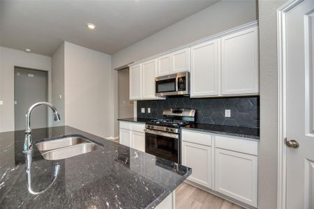 New construction Single-Family house 21115 Sunlight Grove Dr, Bonney, TX 77583 plan Cypress - image 5