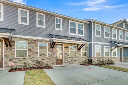 New construction Townhouse house 7759 Park Gate Dr, North Charleston, SC 29418 - photo 0