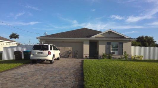New construction Single-Family house 2017 Ne 39Th Ter, Cape Coral, FL 33909 - image