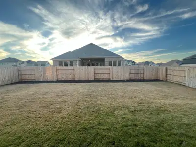 New construction Single-Family house 909 Sunny Ridge Dr, Leander, TX 78641 Classic Series - Princeton- photo 2 2