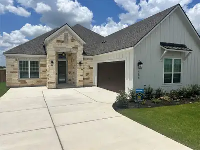 New construction Single-Family house 305 E Luna Blue Ln, Jarrell, TX 76537 - image