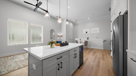 New construction Single-Family house 850 Elkhart St, Unit E, Houston, TX 77091 - image 10