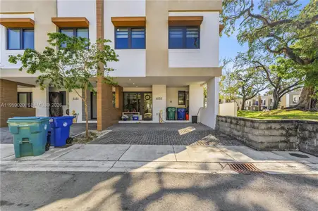 New construction Townhouse house 4150 N Oak Pl, Dania Beach, FL 33314 - image