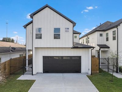 New construction Single-Family house 818 E 32Nd 1/2 Street, Houston, TX 77022 - photo 0