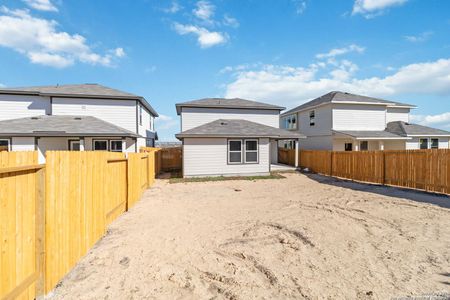 New construction Single-Family house 11122 Hollinger Cir, Converse, TX 78109 Durango- photo 25 25