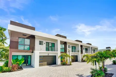 New construction Townhouse house 4652 Sw 32 Nd Ave, Unit B-2, Dania Beach, FL 33312 - image