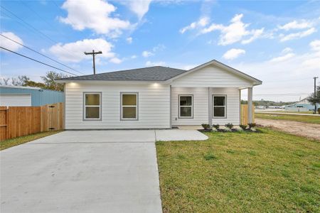 New construction Single-Family house 19210 Akin Dr, Crosby, TX 77532 - image
