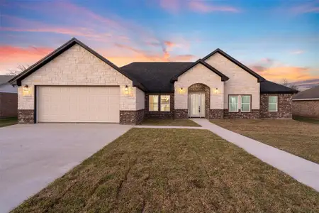 New construction Single-Family house 470 Elmwood Dr, Woodway, TX 76712 - image