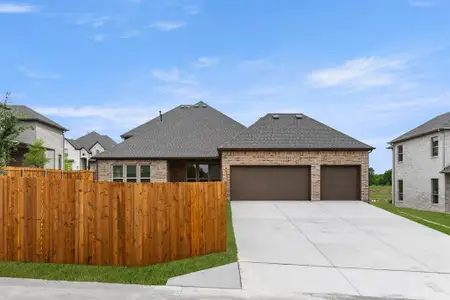 New construction Single-Family house 412 Newpark Blvd, DeSoto, TX 75115 plan Canterbury 2R (w/Game) - image
