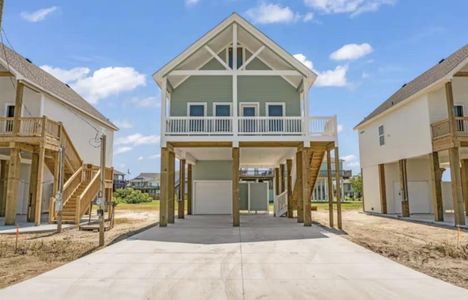 New construction Single-Family house 973 Alberdie Dr, Crystal Beach, TX 77650 - image