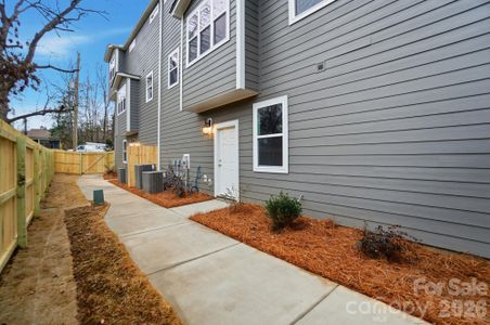 New construction Townhouse house 8929 Sharonbrook Dr, Charlotte, NC 28210 - image 2