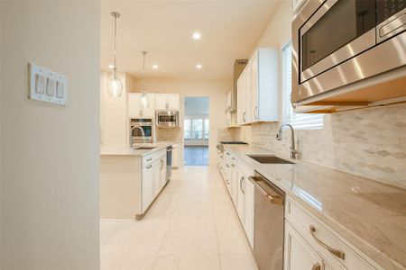 New construction Single-Family house 11503 Silverman Trails Ln, Houston, TX 77071 null- photo 6 6