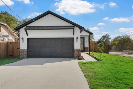 New construction Single-Family house 700 Park Dr, Hillsboro, TX 76645 - image