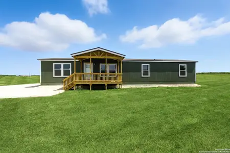 New construction Single-Family house 2715 Fm 1332, Jourdanton, TX 78026 - image
