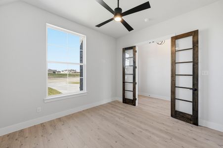 New construction Single-Family house 12954 Little Wolf, Godley, TX 76044 plan The Garland - image 18