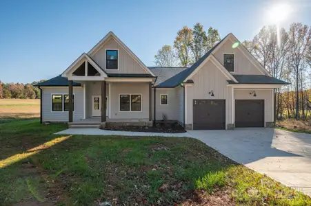 New construction Single-Family house 211 Golf Course Rd, Maiden, NC 28650 - image