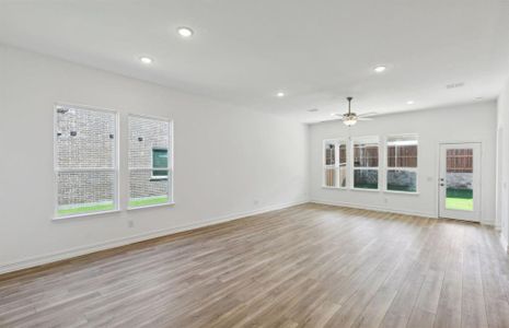 Airy gathering room*real home pictured