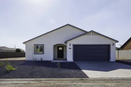 New construction Single-Family house 16000 S Fischer Pl, Arizona City, AZ 85123 - image
