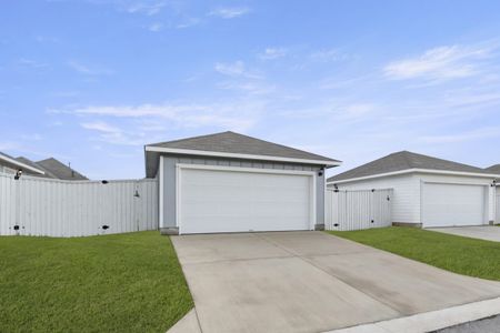New construction Single-Family house 3043 Winding Creek Rd, Kyle, TX 78640 plan 1326 Casetta - image
