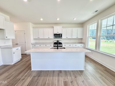 New construction Single-Family house 1020 Channel Drop Lp, Zebulon, NC 27597 Burton- photo 6 6