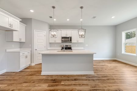 New construction Single-Family house 6017 Oak Hollow Wy, Crestview, FL 32539 plan Maybell I - image 6