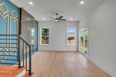 New construction Single-Family house 4833 Paula St, Houston, TX 77033 - image 12