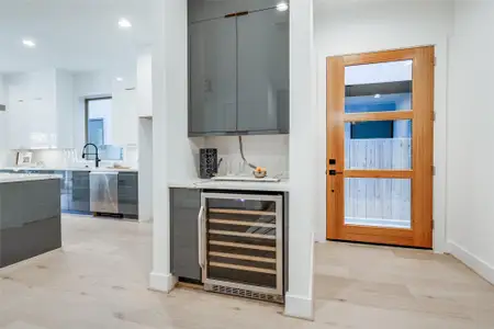 New construction Single-Family house 1634 Castle Ct, Houston, TX 77006 - image 6