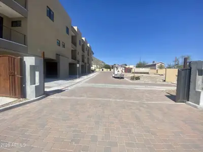 New construction Townhouse house 507 E Mountain View Rd, Phoenix, AZ 85020 - image