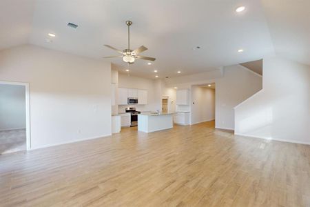 New construction Single-Family house 7404 S Oakleaf Trl, Denton, TX 76226 Livingston - 40' Smart Series- photo 18 18