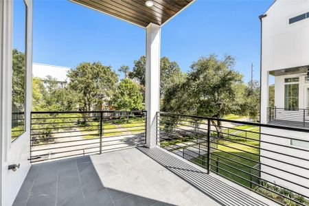 New construction Single-Family house 1911 Lauderdale St, Houston, TX 77030 - image