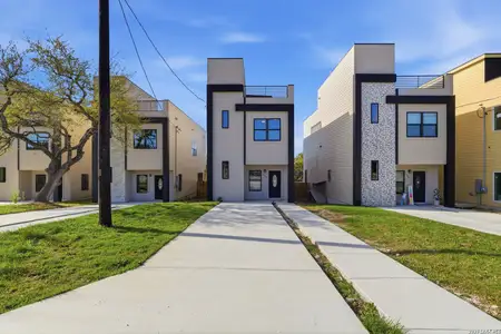 New construction Single-Family house 656 Canyon Cir, Canyon Lake, TX 78133 - image