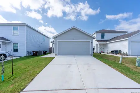 New construction Single-Family house 3633 Wentz Hill Dr, Marion, TX 78124 - image