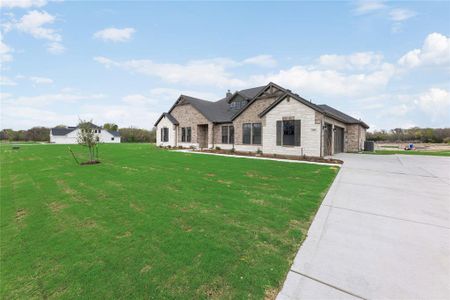 New construction Single-Family house 1055 Julian Dr, Van Alstyne, TX 75495 plan Cedar Sage - image