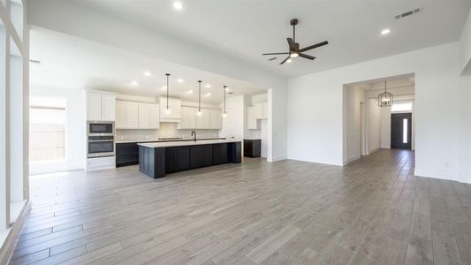 New construction Single-Family house 8505 Turaco Trl, Austin, TX 78744 Design 2954E- photo 4 4