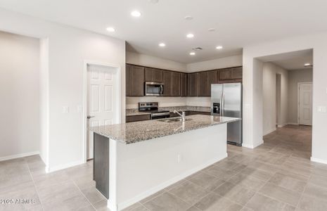 New construction Single-Family house 17843 W Encinas Ln, Goodyear, AZ 85338 Acerra- photo 4 4